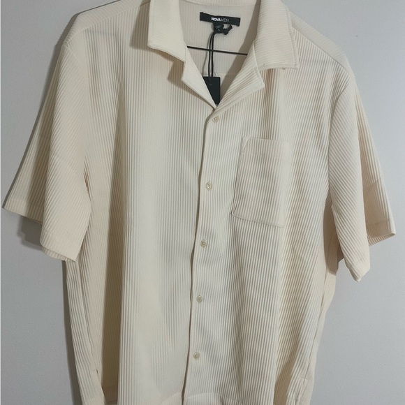 NovaMen Show Up Short Sleeve Cuban Shirt Size Large Cream New With Tags - Picture 2 of 6